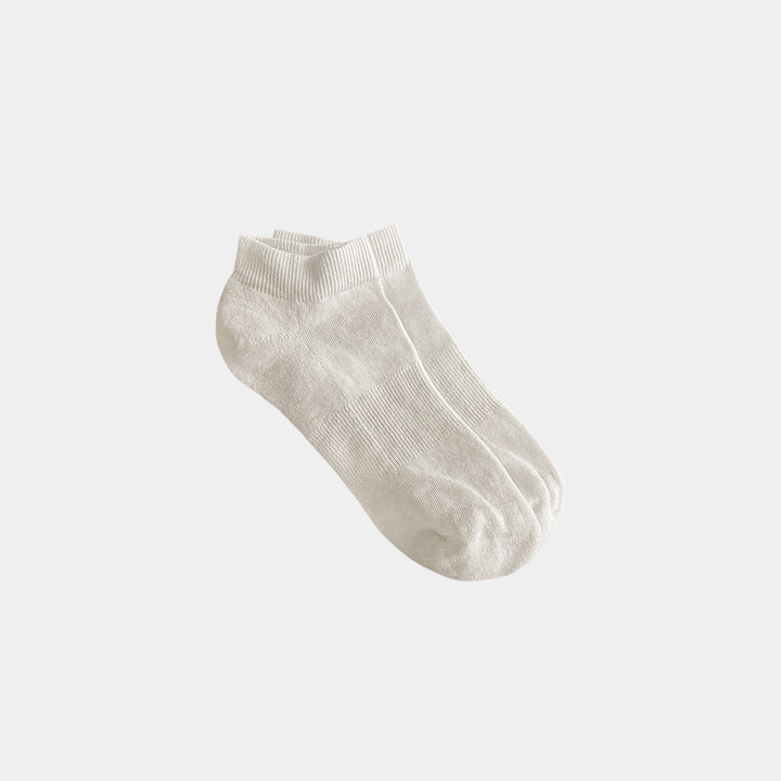 white cotton ankle socks